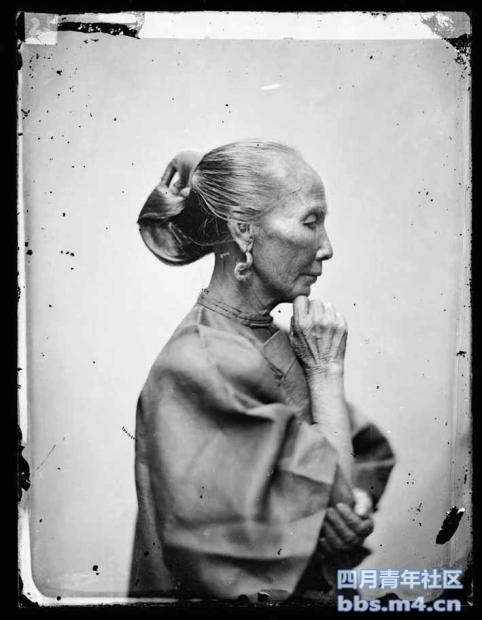 An old Cantonese woman, Guangzhou, 1868-70.jpg