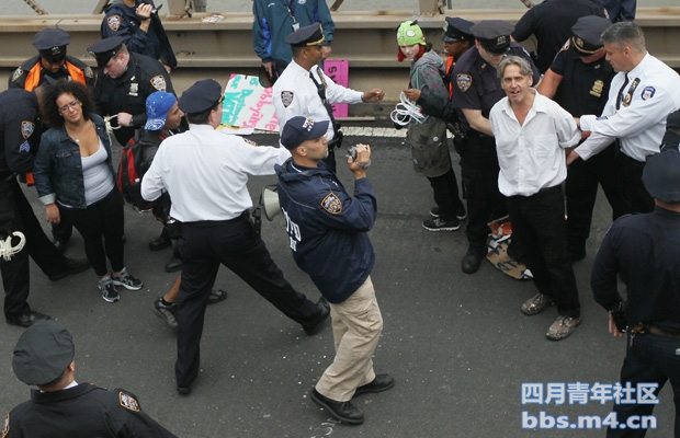 2011_Oct_01_17_Brooklyn_Bridge.jpg