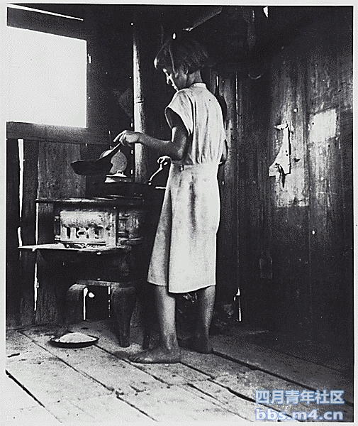 一个女孩在准备晚餐（1936年）