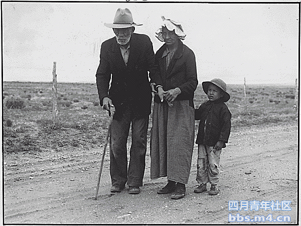步行30英里前往圣达菲“家庭; Chomita，新墨西哥（大约1935年5月）