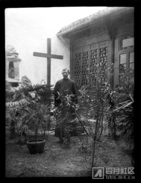 1911年在汉传教的神职人员 .jpg