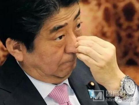 安倍抠鼻.jpg