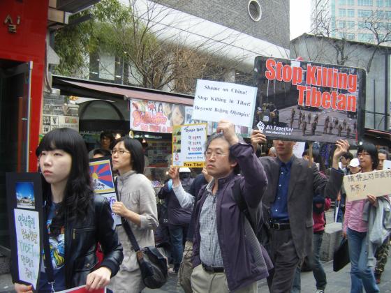 韩国棒子抵制奥运支持脏毒的游行