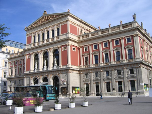 金色大厅(每年维也纳新年音乐会都在这里举行)