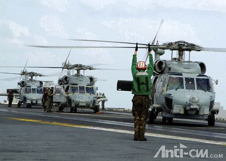 韩国舰艇上的直升机群