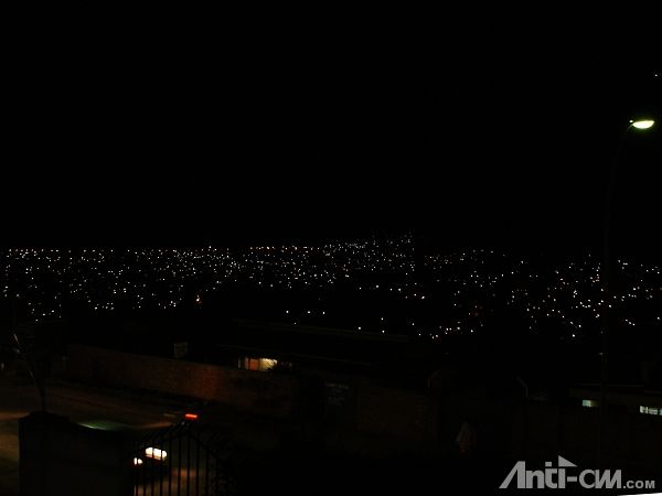 山城灯光--卢旺达.jpg