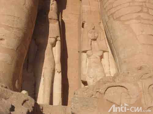 拉美西斯的老婆——据说是埃及最美的女人:娜菲提提