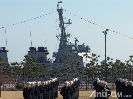 韩国虽然海军实力不如中日，但也积极寻求向海外展现军事力量.jpg