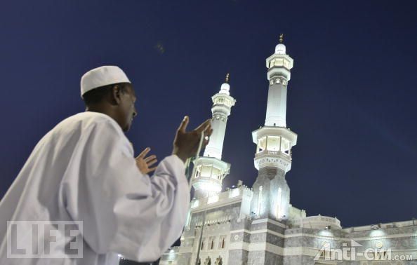 www.life.com_A Muslim Man Outside the Grand Mosque_93329640.jpg