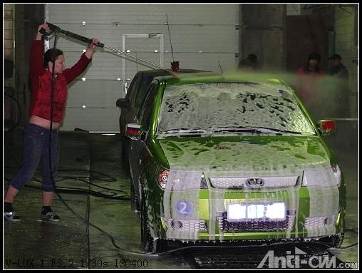 洗车是件很奢侈的事情