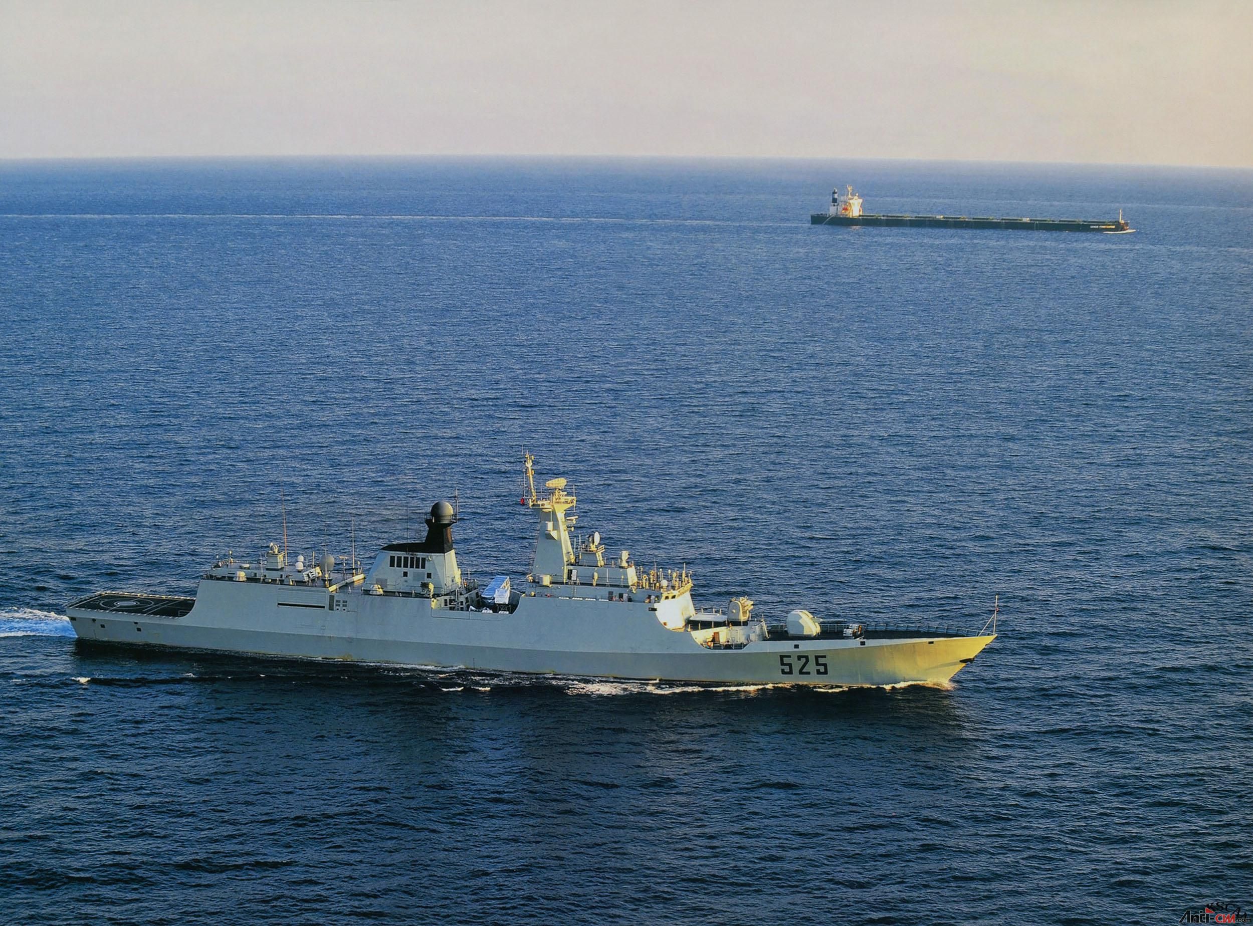 正在亚丁湾护航的０５４５２５＂马鞍山＂号导弹护卫舰