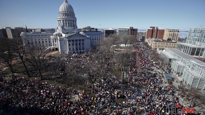 thousands_protest_in_wisconsin.jpg